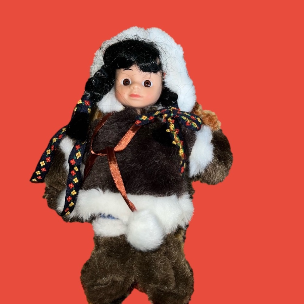 Adorable, Preowned Alaskan Eskimo doll